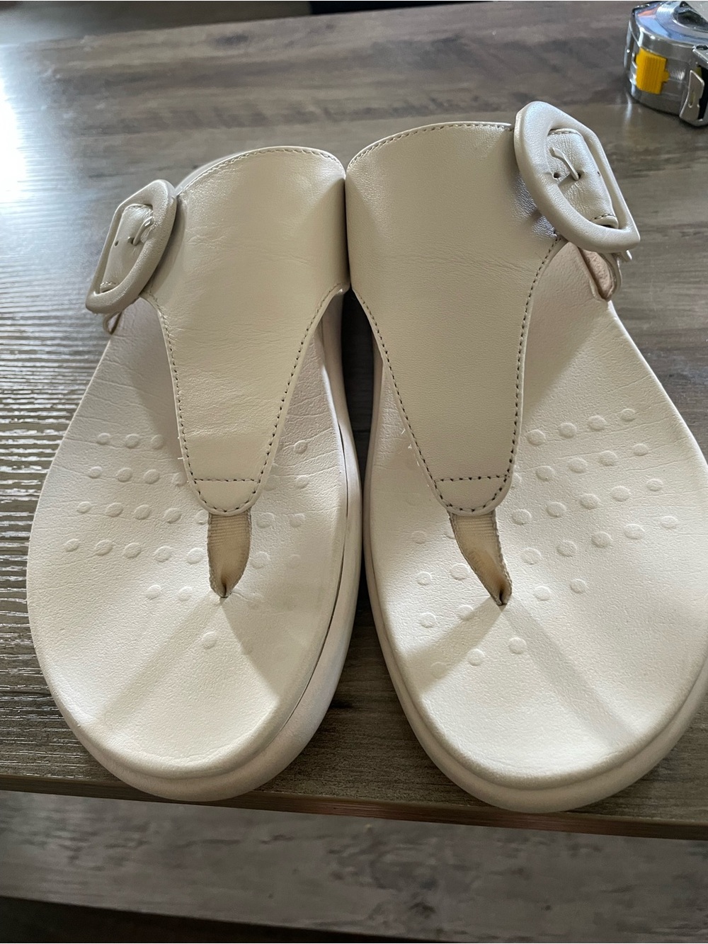 Vionic Activate Recovery RX cream thong wedge Sandals with buckle closure w 10